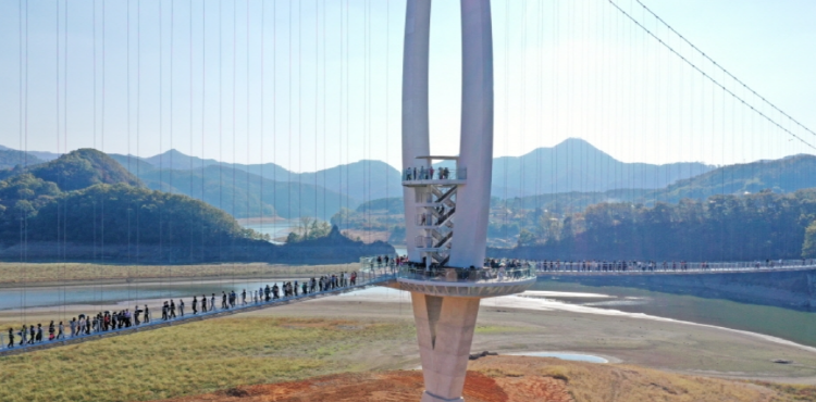 옥정호 출렁다리