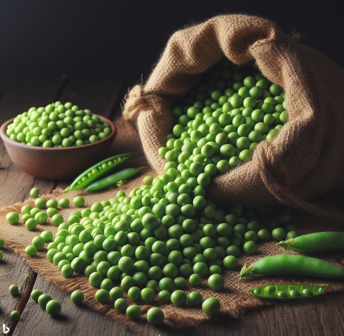 많은 초록색 완두콩이 자루에서 쏟아지는 모습