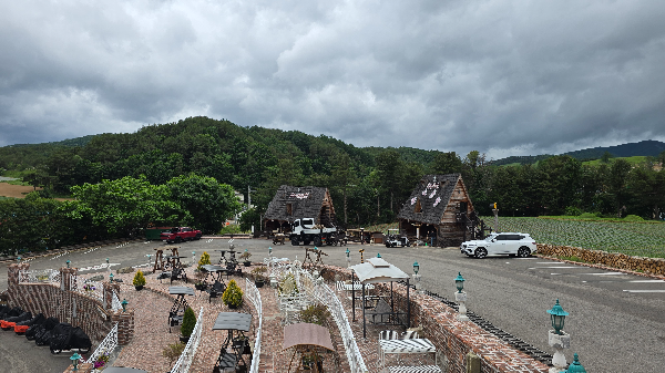 야외 테라스 및 간이 동물원