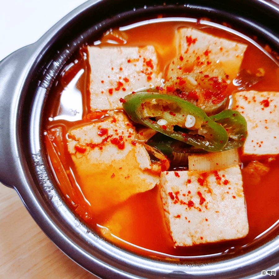 돼지고기 김치찌개 맛있게 만드는 방법 묵은지 신김치 요리