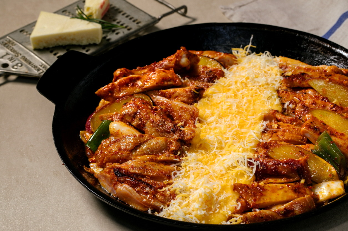 느루집 삼겹부대찌개 닭갈비 치즈폭포 뼈닭갈비