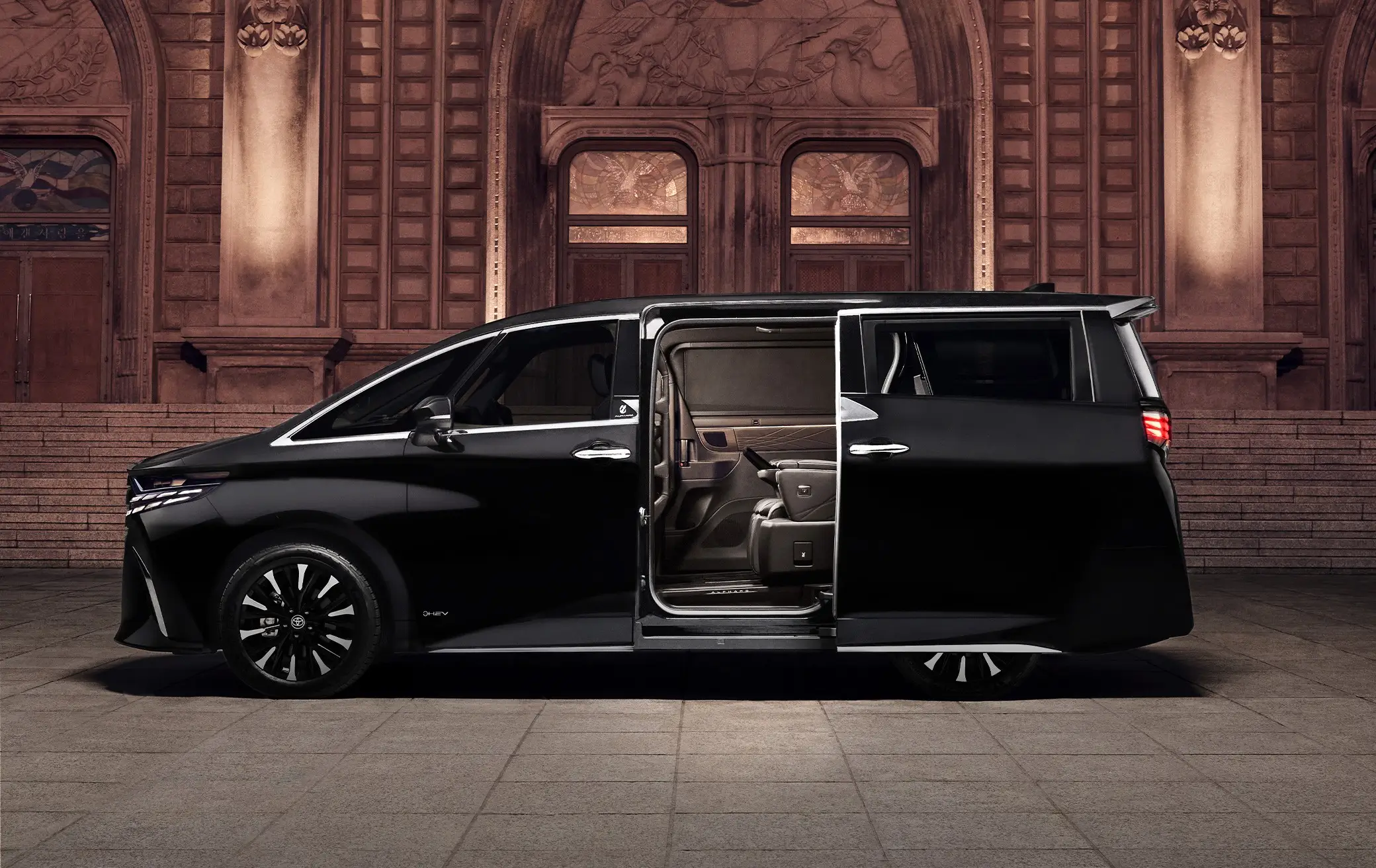 models-alphard-performance-5