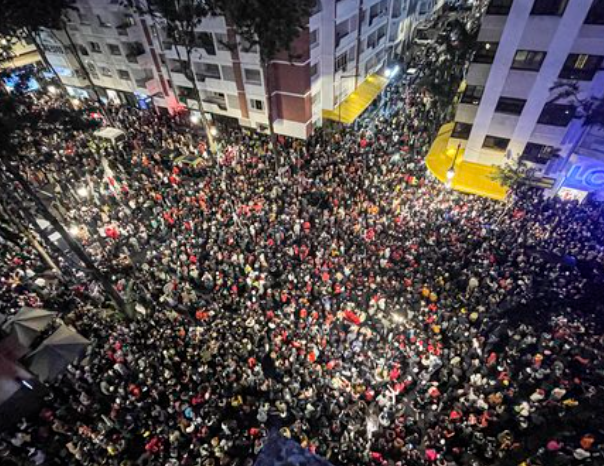 모로코 수도 라바트 인근 해안도시 물레이 부셀함에 몰린 인파