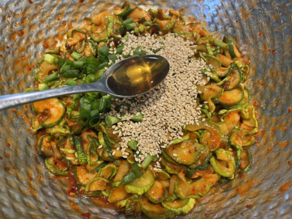 오이무침 황금레시피 - 참기름은 1작은술 넣기