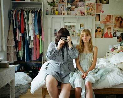 한국 영화의 &lsquo;시선 분배 연출&rsquo;은 왜 관객을 한순간도 놓아주지 않을까 관련 사진