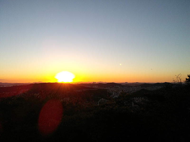 햇살이 아름다운 인왕산(Inwangsan Mountain)