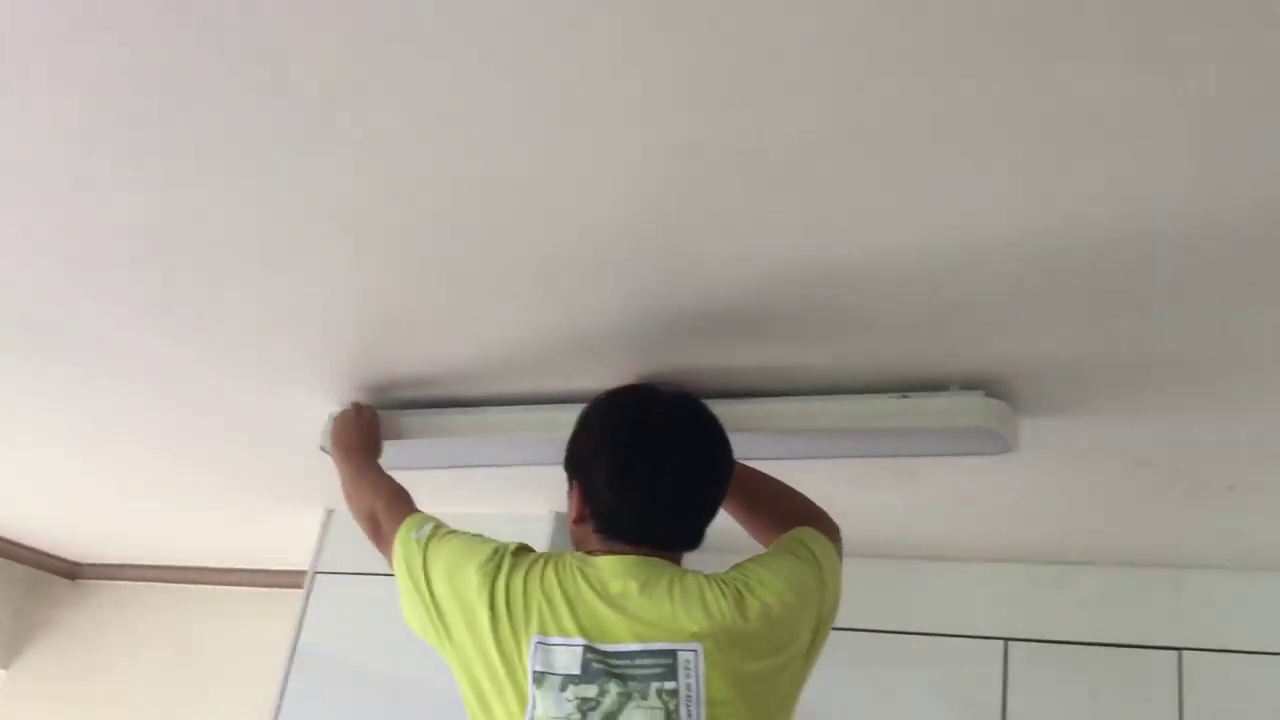 일단 LED 전등 설치