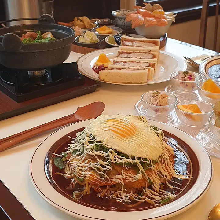줄서는식당 43회 박소현 간장새우연어덮밥 오믈렛 볶음면 매콤 소고기전골 스키야키 맛집 추천 소개