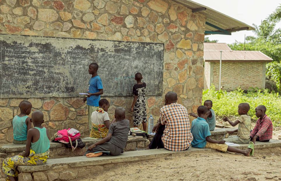 저소득 가정 청소년을 위한 지원정책.