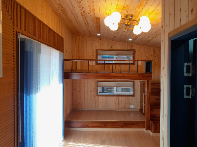 2층 침상구조의 이동식 주택