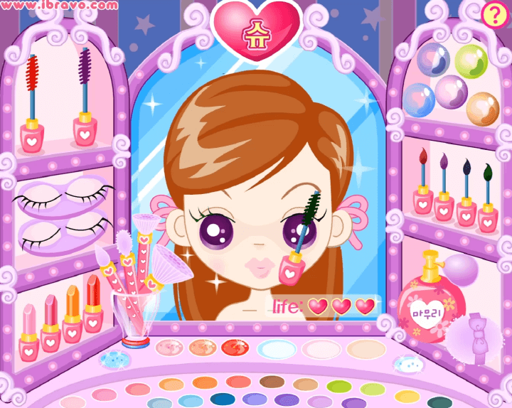 슈의-화장놀이-메이크업-플래시게임-플레이-슈의-속눈썹에-녹색-마스카라를-바르는-화면