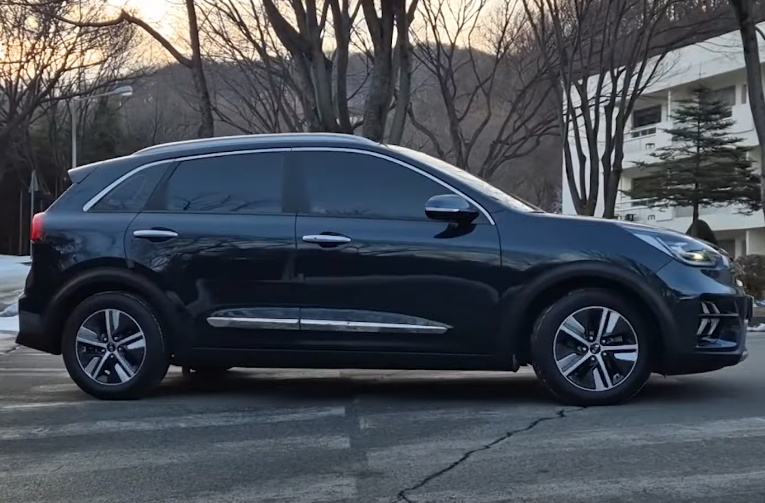 기아 더 뉴 니로 하이브리드 차주의 생생한 리뷰: 31,100km 주행 후 느낀 장단점과 유지비 분석