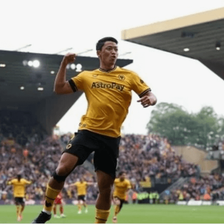 골인 후 점프세레모니하는 황희찬