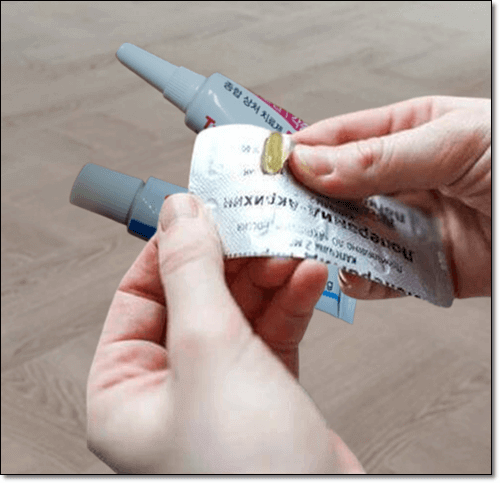 염증 질환으로 약먹는 여성