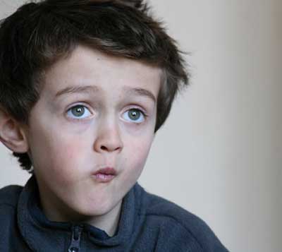 팔자주름-펴는-운동-볼밀기