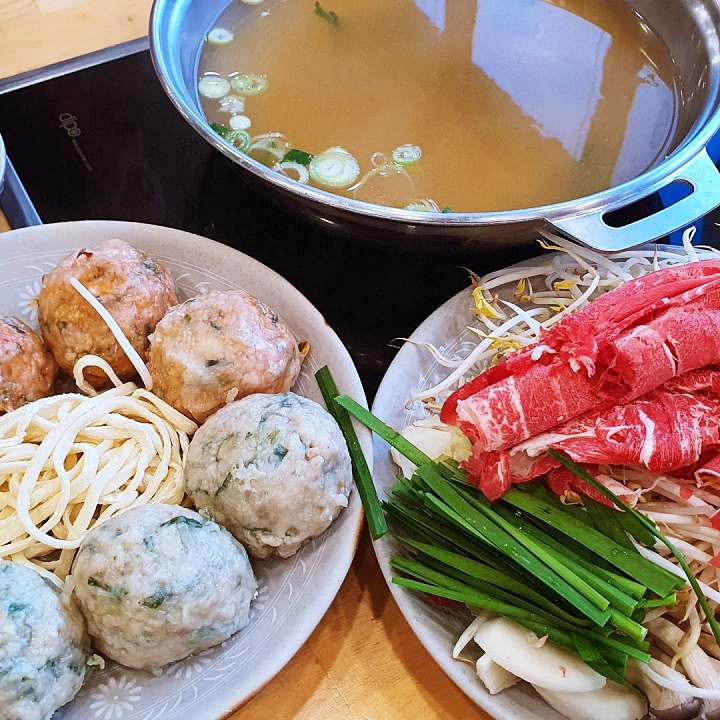 토요일은 밥이좋아 시흥 물왕저수지 만두전골 맛집 박명수 최애 만두피가 없는 굴림 만두 현지인 추천 토밥 좋아 방송정보