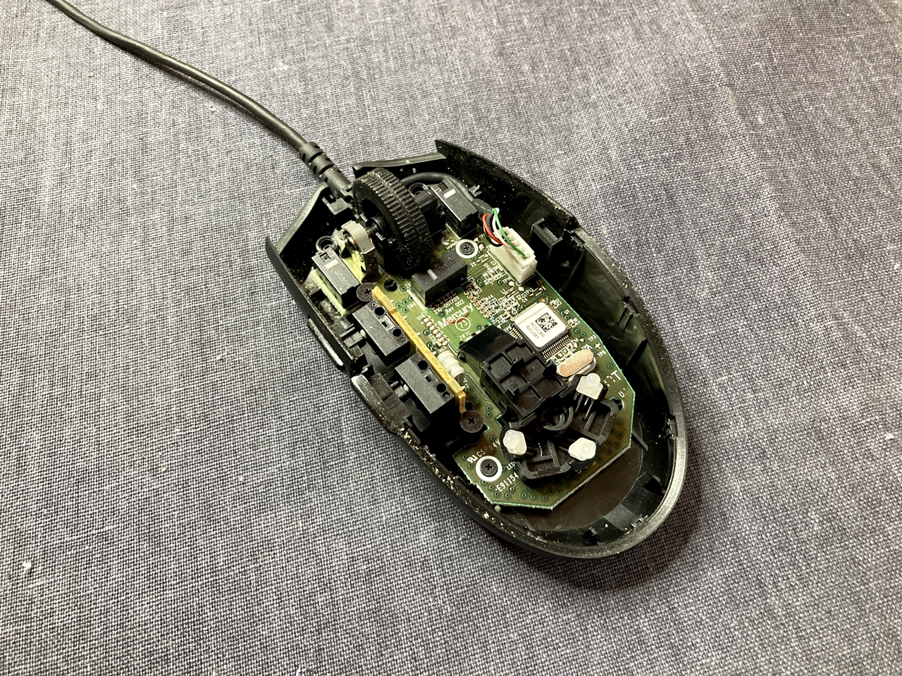 마우스 분해 모습