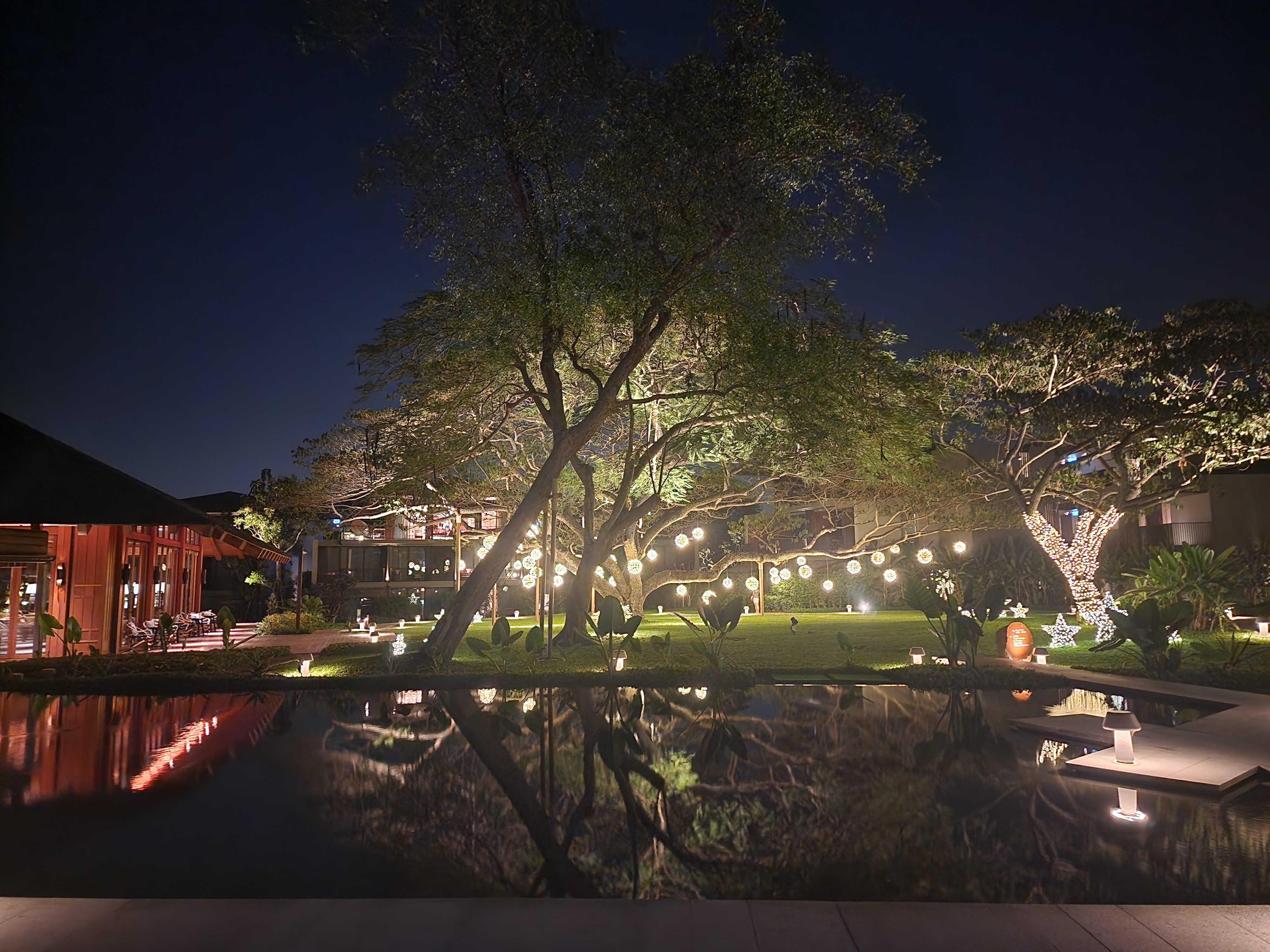 파타야 안다즈호텔 밤풍경