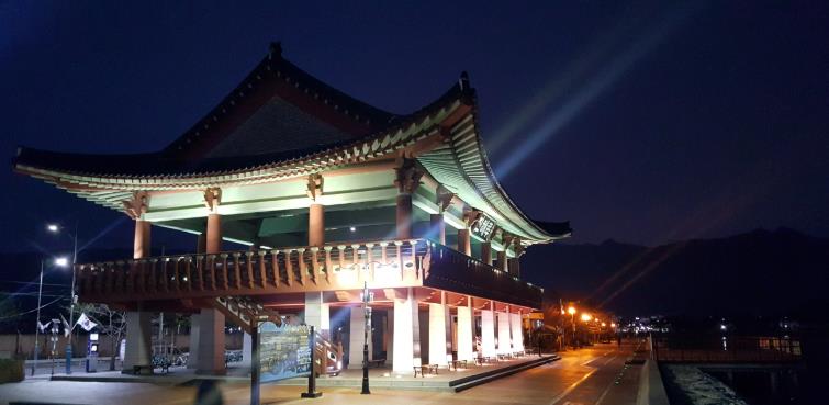 진해루