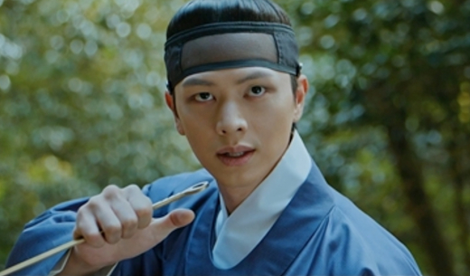 귀궁 4회 결말 충격 줄거리 팔척귀 왕 빙의 영인대군 정체 쫓겨난 강철