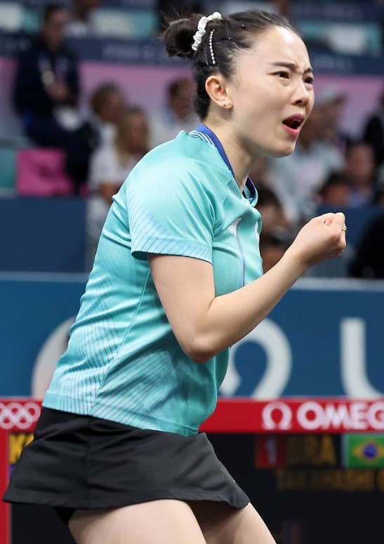 포효하는 전지희