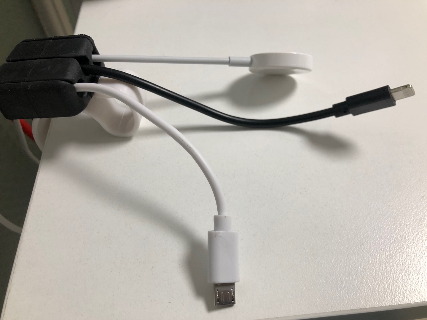 다이소 케이블홀더 사용방법