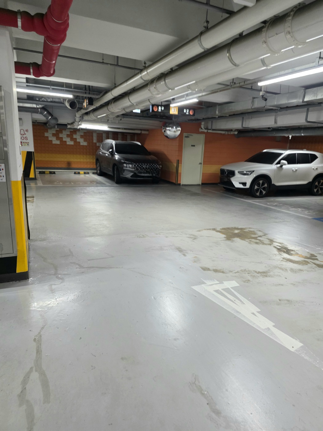 별도의-인력이-없이-운영됩니다.