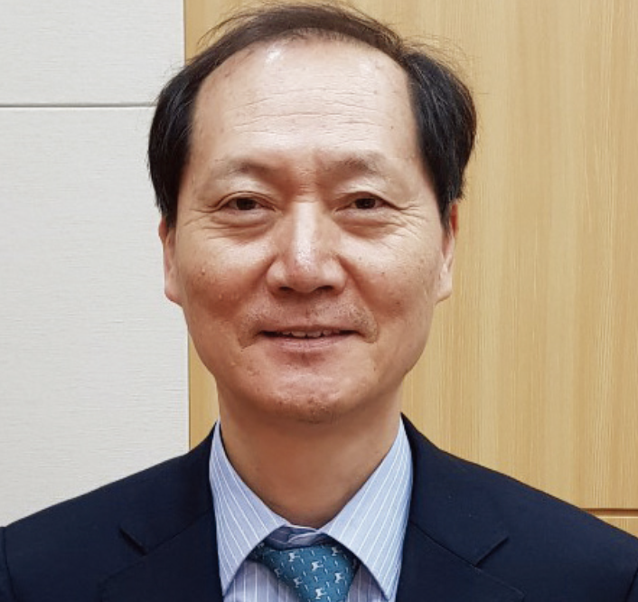 이완규 프로필