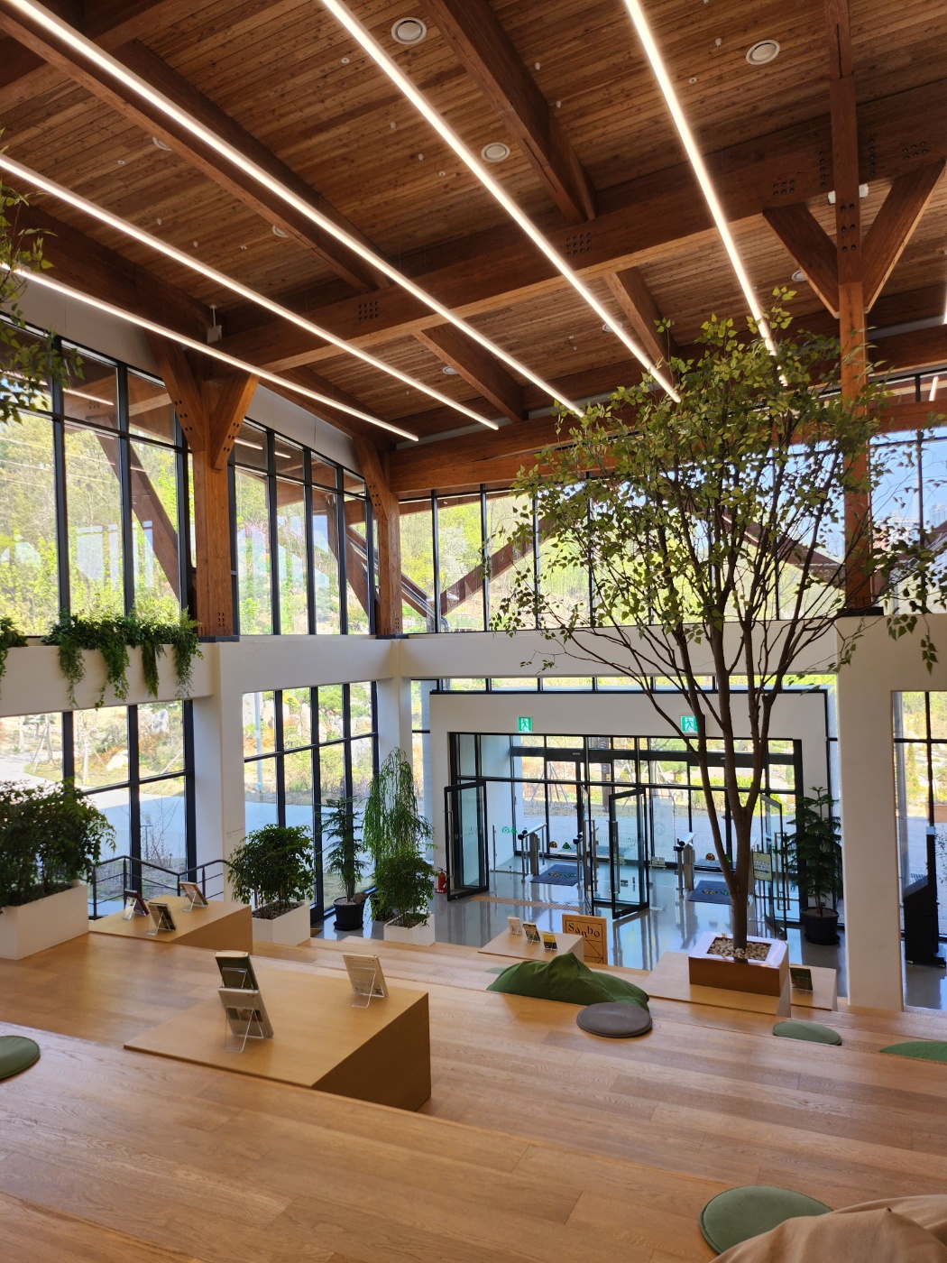 독서공간, 통창