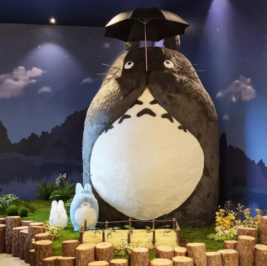 제주도-동쪽-가볼만한-곳-도토리숲-제주점-포토존-우산을-들고-있는-토토로