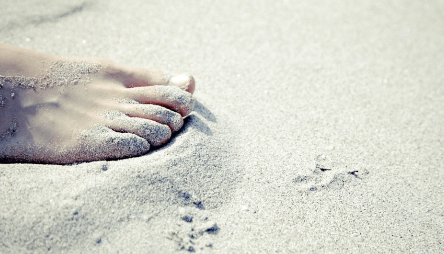 발톱이 검게 변하는 이유 자외선