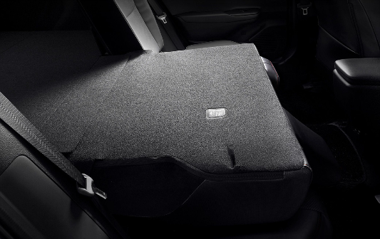 토요타 프리우스 플러그인 하이브리드 내부디자인