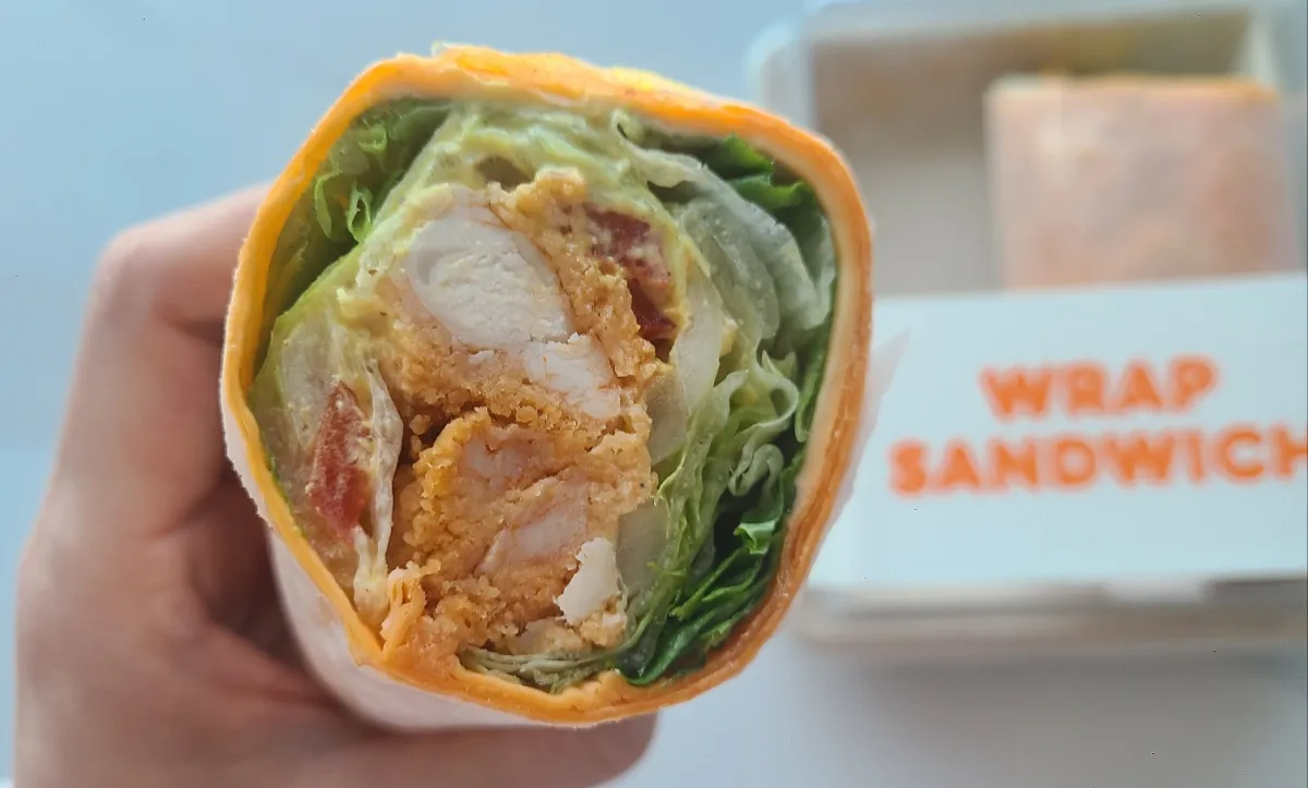 던킨도너츠-치킨텐더랩샌드위치박스-텐더치킨랩샌드위치단면모습