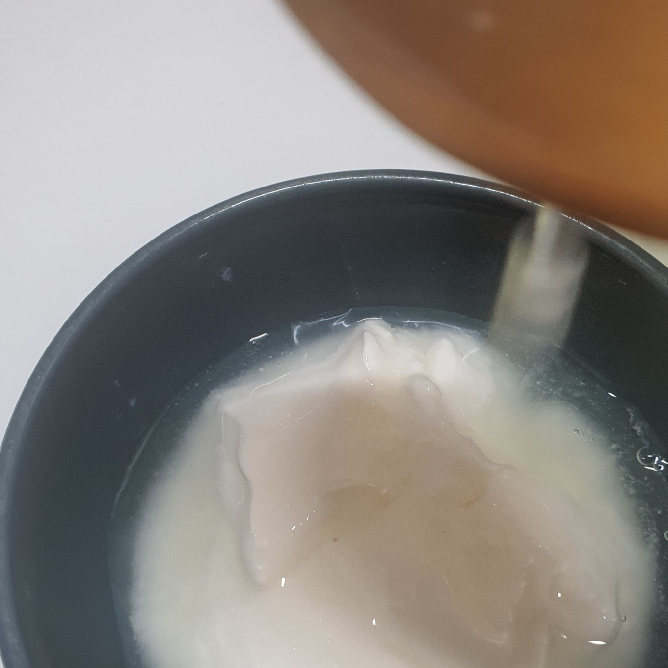 유청이 덜 빠지는 요거트를 유청 을 더 부어 플레인으로 만들어봤다