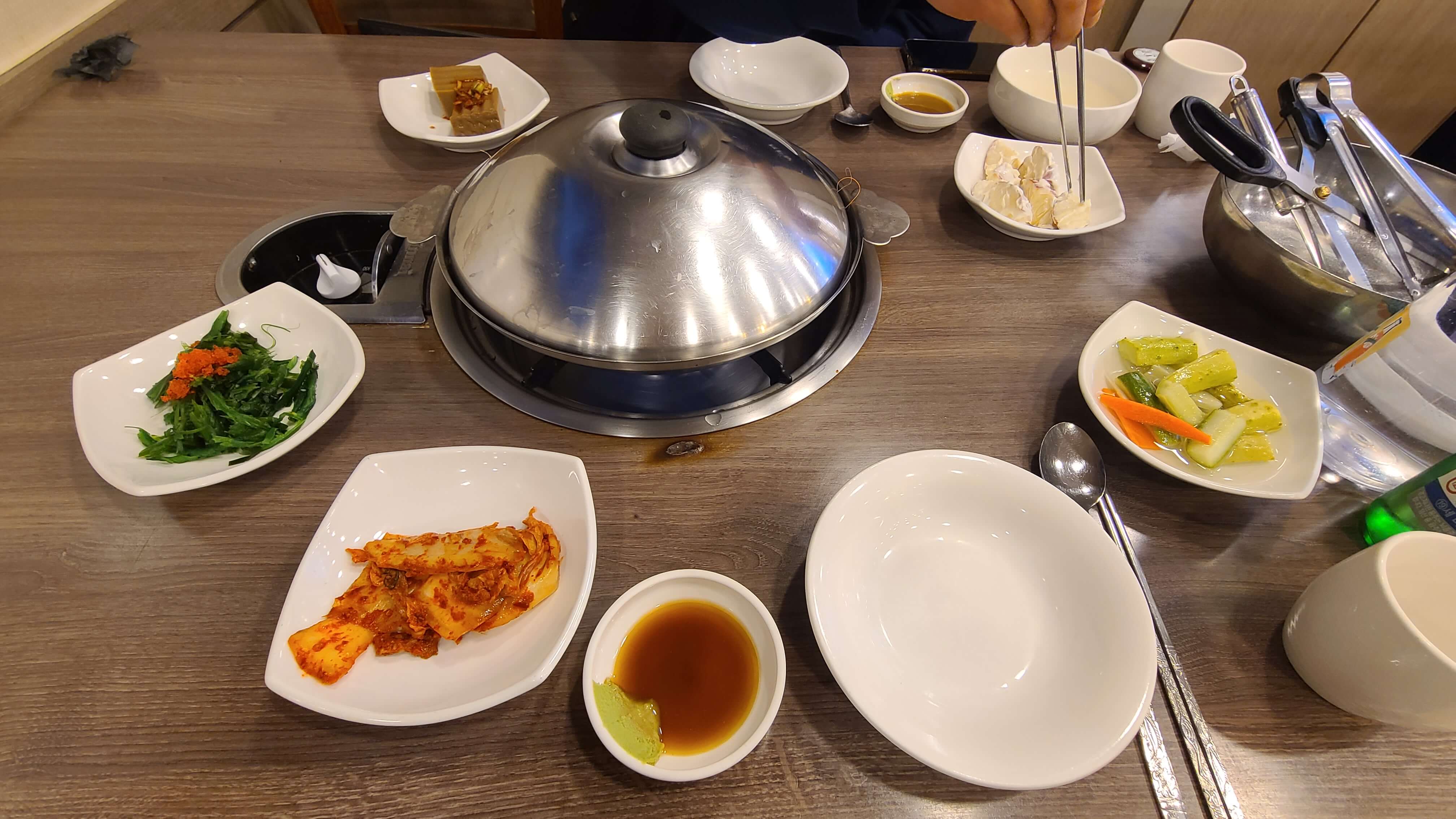 동해해물탕-테이블-셋팅