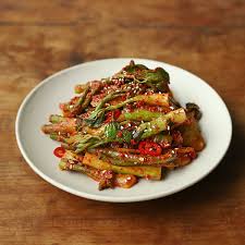 제철 두릅을 이용한 요리와 효능