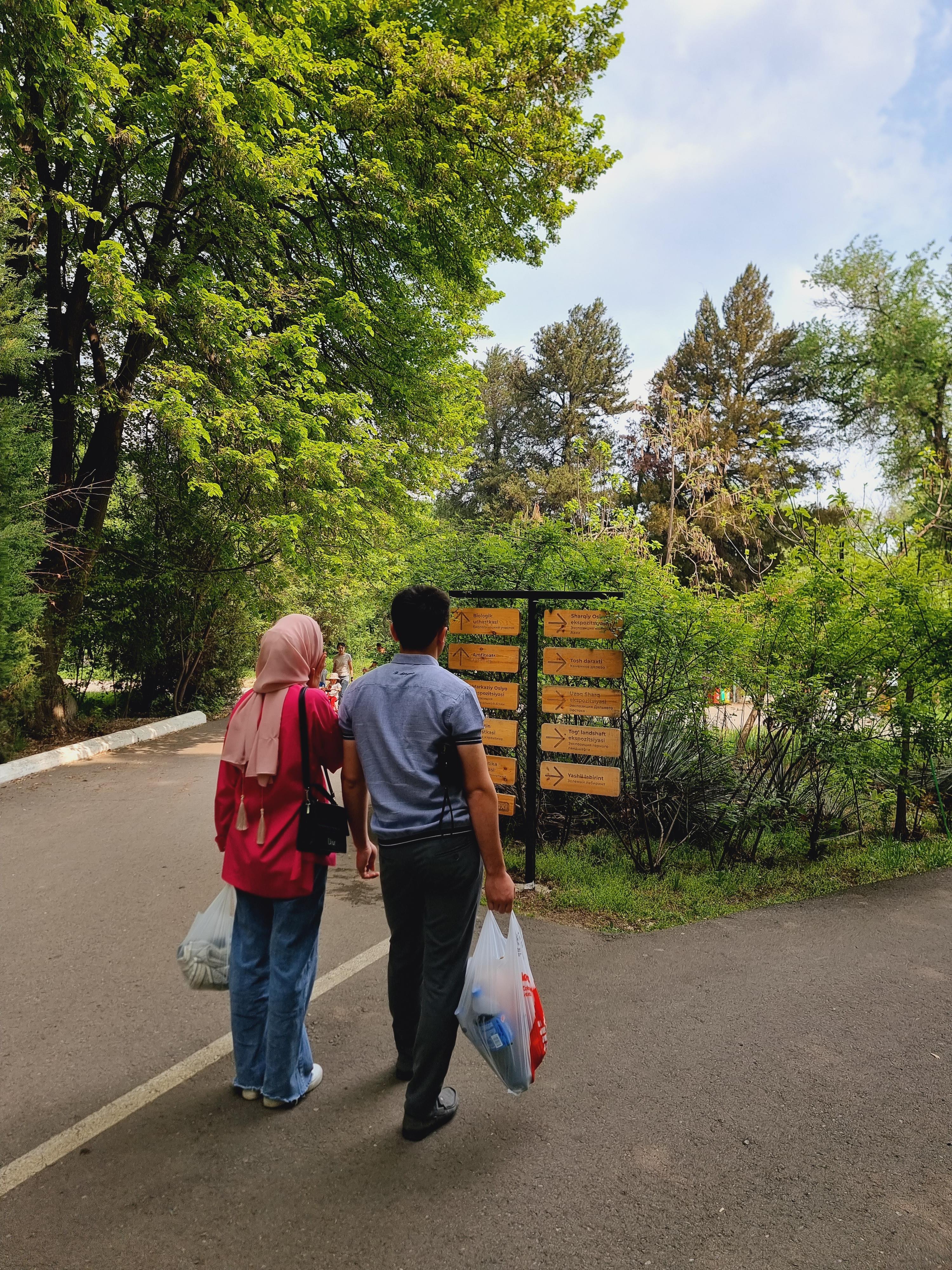 연인 데이트 및 가족 나들이 모습
