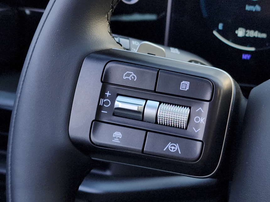 우측 때밀이 버튼은 불편하다.