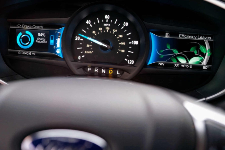 2019년식 포드 퓨전 하이브리드 1열 계기판 사진