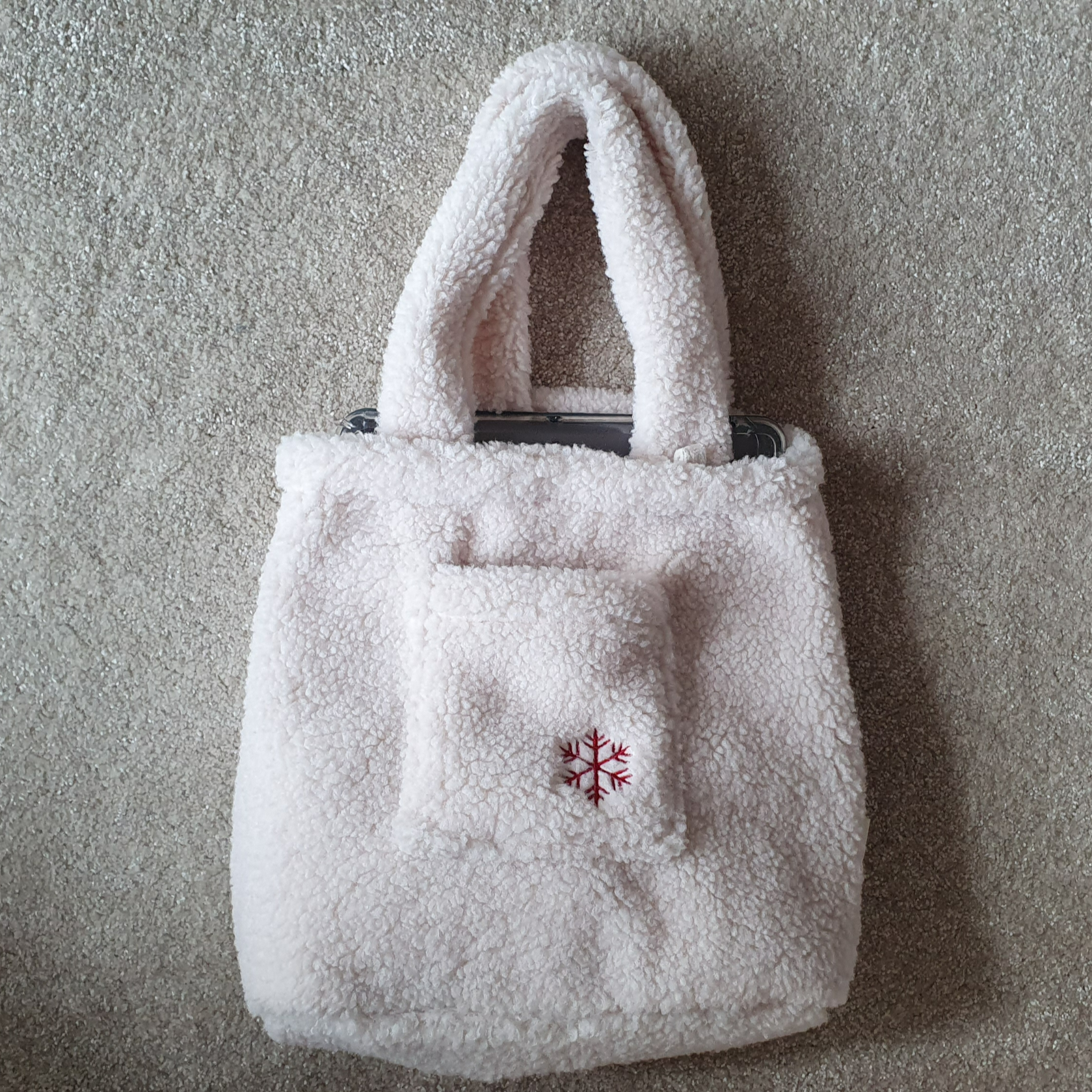 포근한-손가방-수납