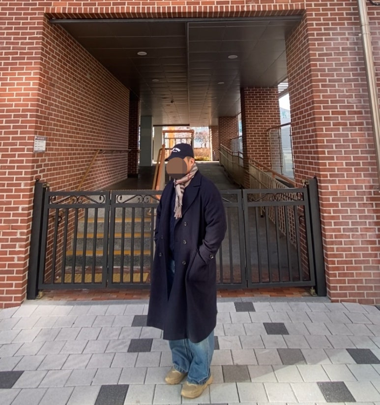 데일리룩('25.12.31.)윅 NY 워싱 빈티지 볼캡, 제이반스클래식 글랜체크 울머플러 울목도리, 그레이휴 더블브레스티드 롱코트, 에러스익셉티드 왁스 데님팬츠, 아디다스 오즈위고