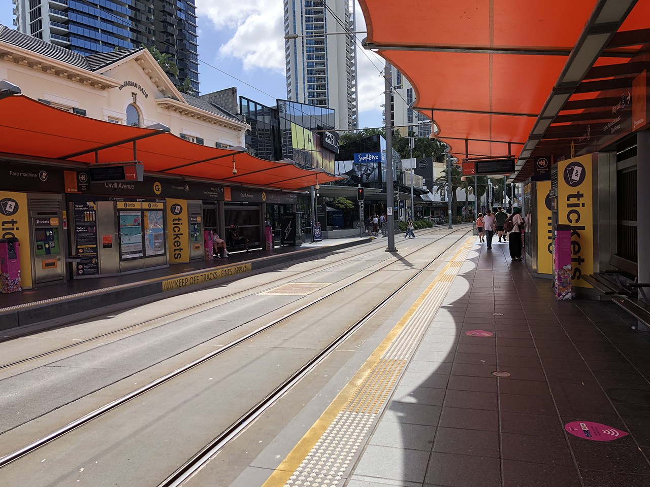 카빌 에버뉴 역 (Cavill Avenue)