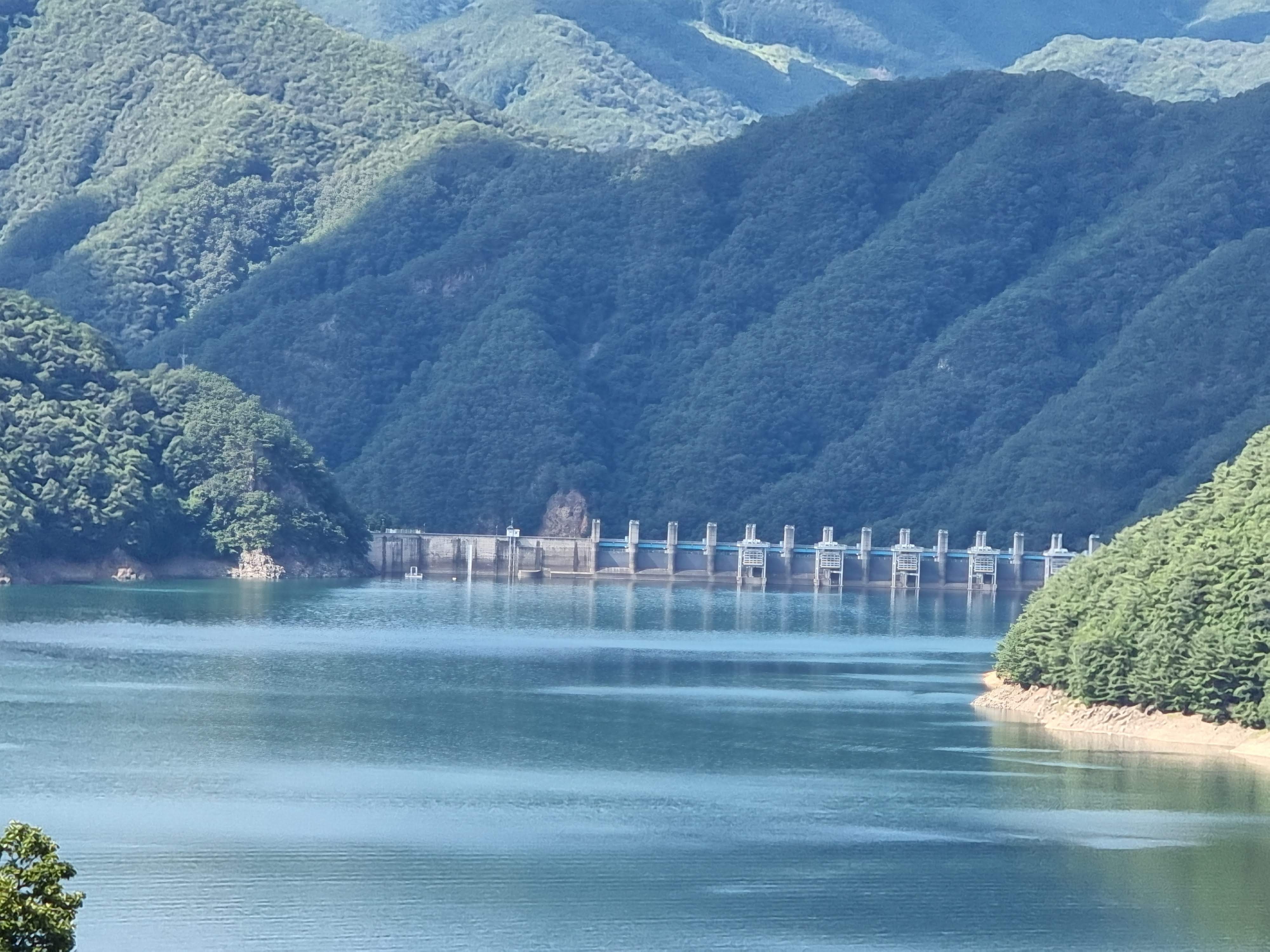 화천 파로호 전망대에서 본 파로호와 화천댐 뷰