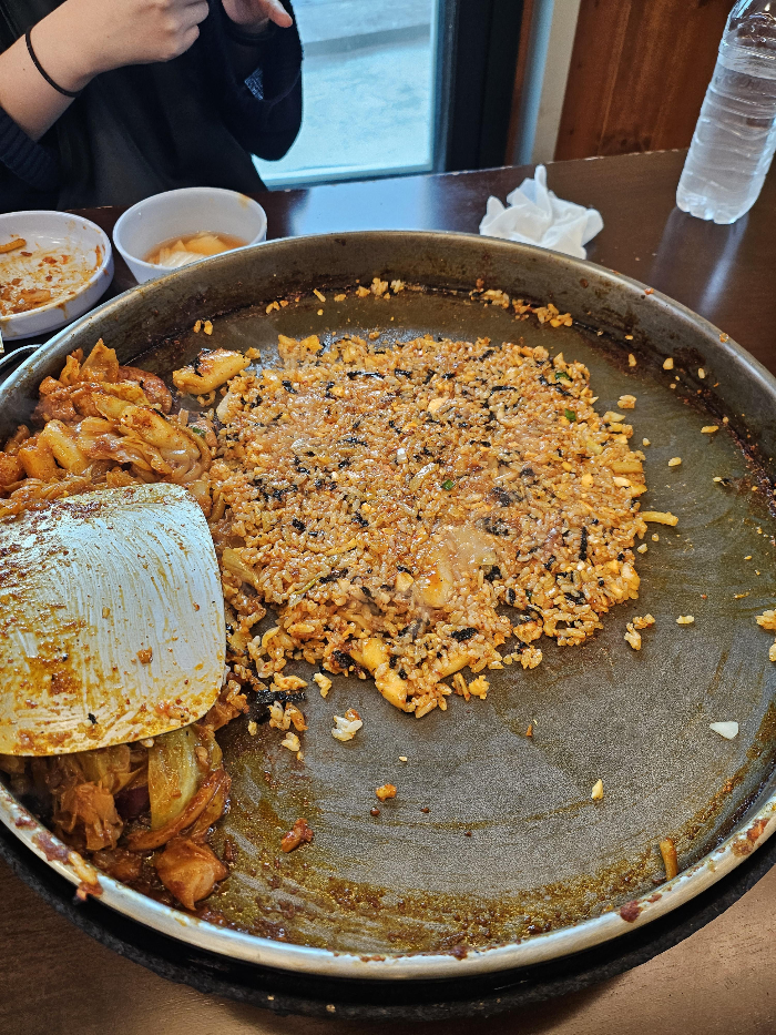 다 볶아진 볶음밥