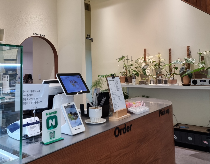 카페 '모모케이크(momocake)'