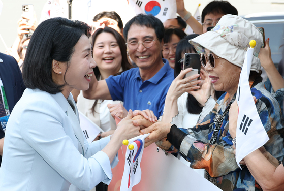 김혜경 여사 오월어머니회 방문