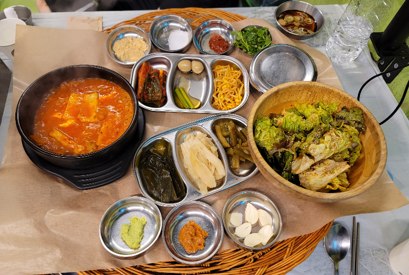 옥탑방 기본 상차림