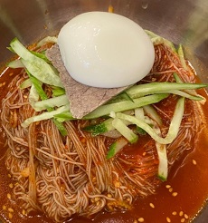 비빔냉면