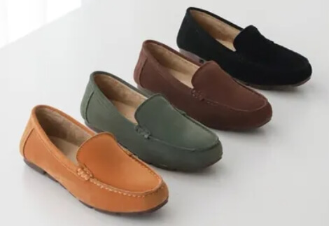 굽이 낮은 신발을 신어야 종아리가 안 붓습니다.