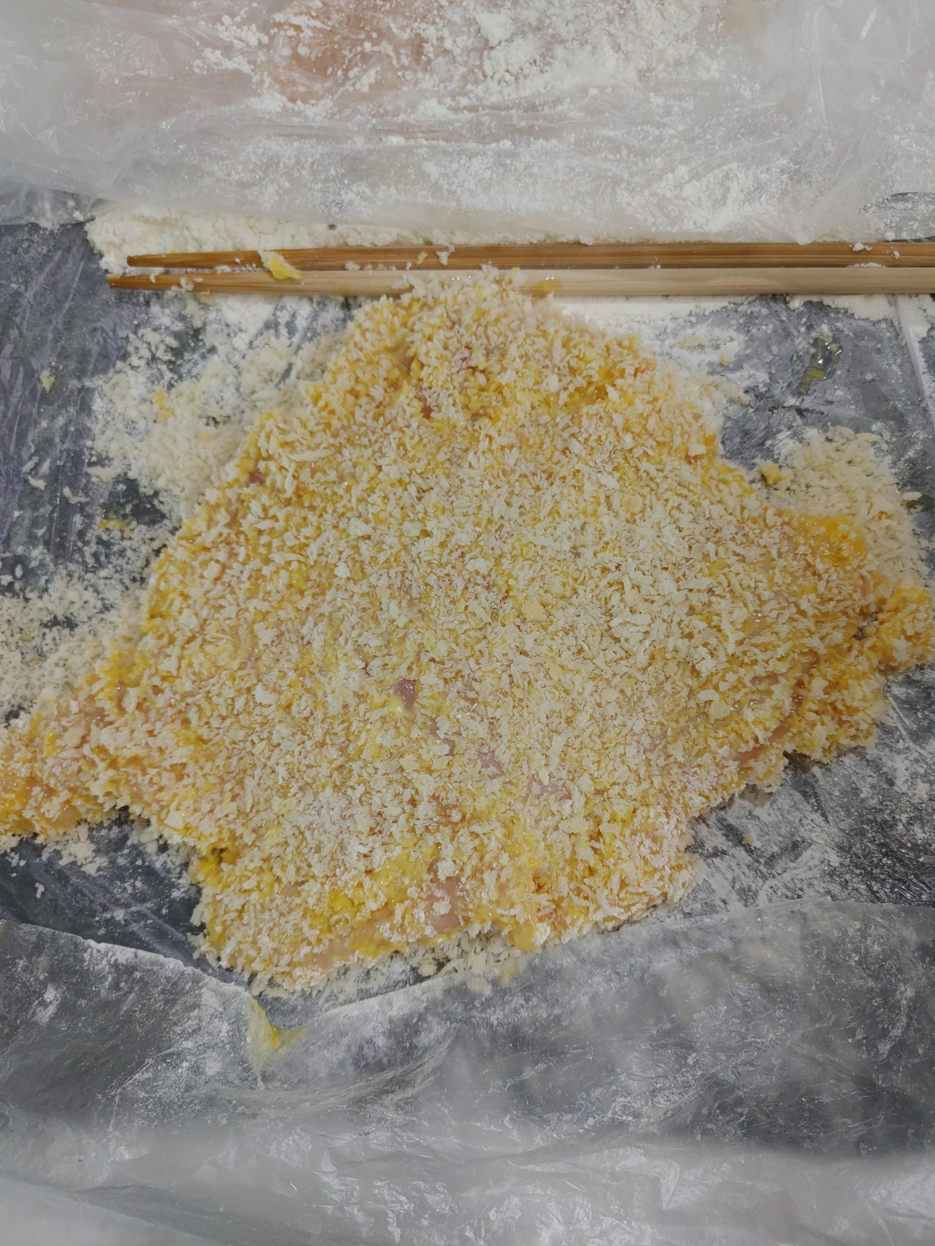 계란입힌-닭가슴살에-빵가루입히기